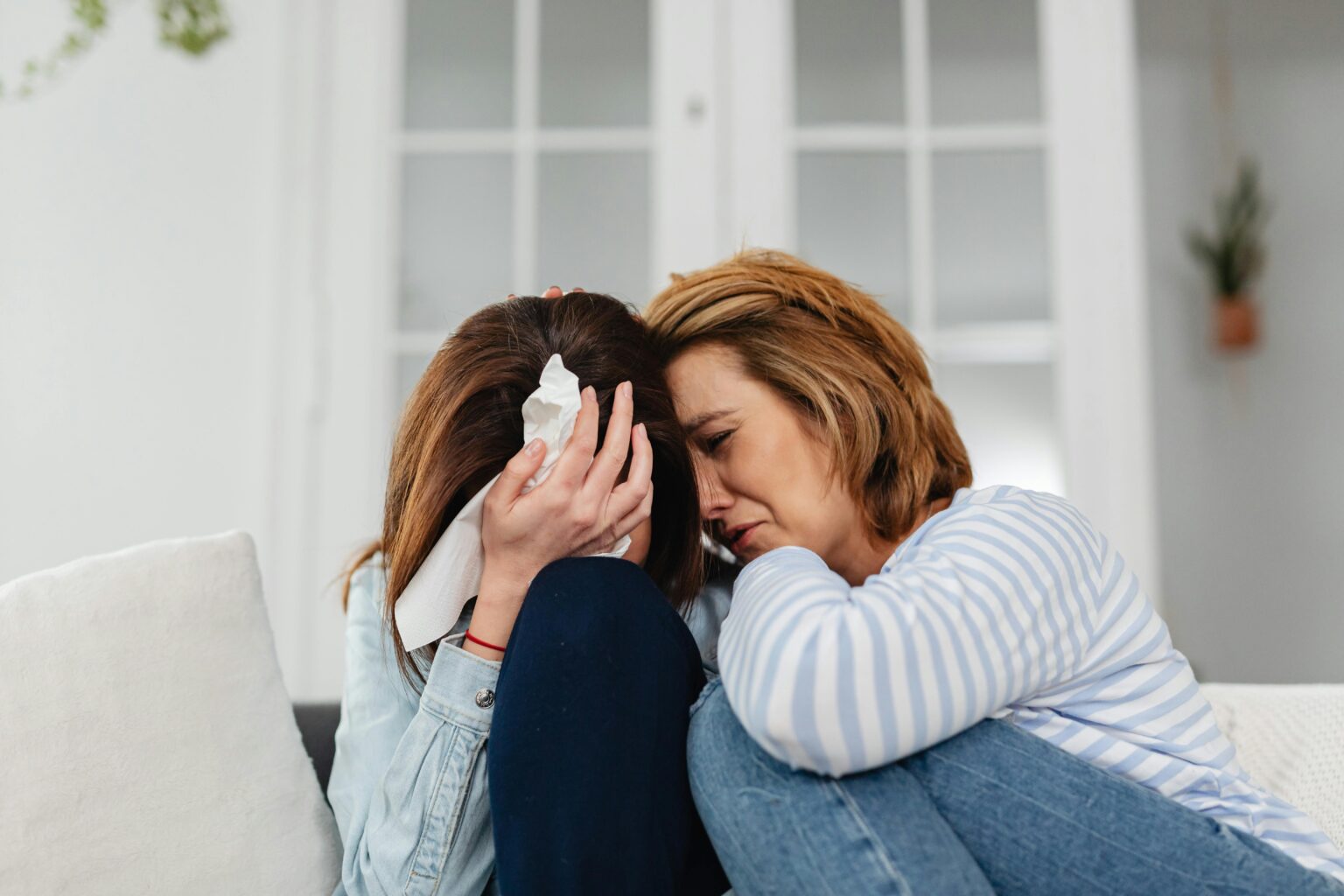 「抑うつ状態」とは？うつ病との違いと正しい理解で不安を和らげるためにできること – Mental Care Journal（メンタルケア ジャーナル）